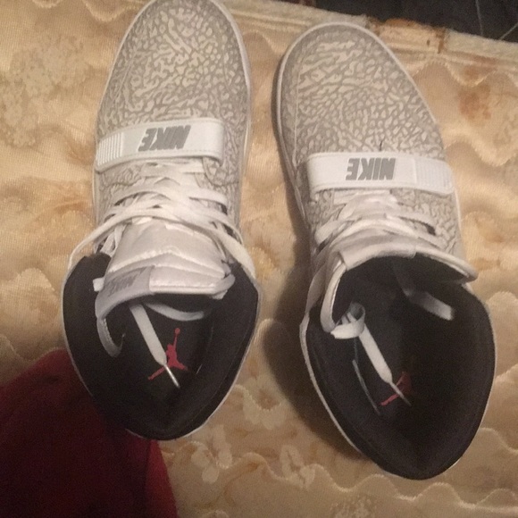 Air Jordan Legacy 312 - Picture 2 of 5